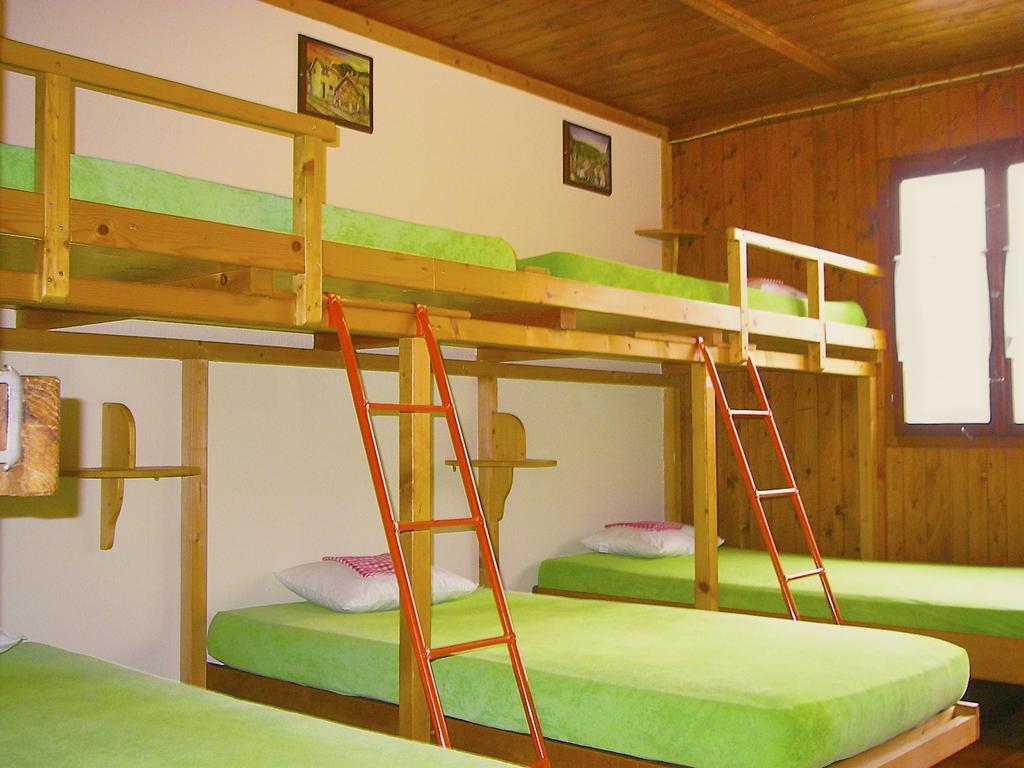 Baracca Backpacker Hostel Aurigeno ห้อง รูปภาพ