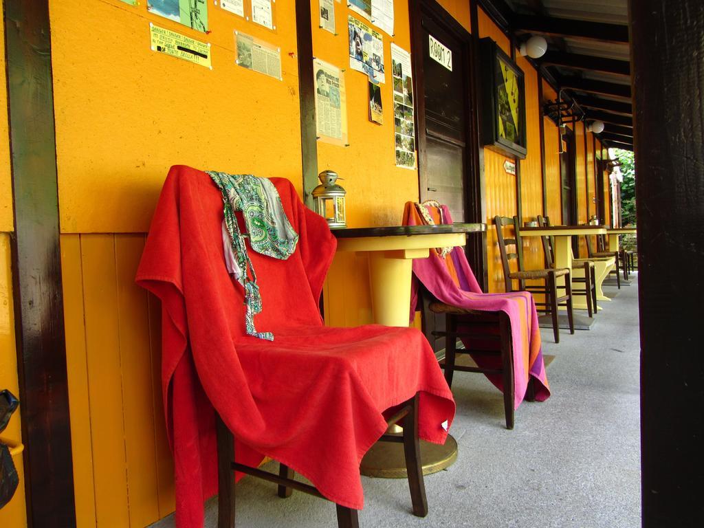 Baracca Backpacker Hostel Aurigeno ภายนอก รูปภาพ